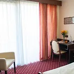 Hotel Haus Am Zoo 3*