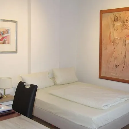 Haus Am Zoo מלון 3*