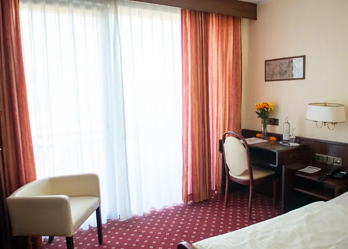 Hotel Haus Am Zoo 3*