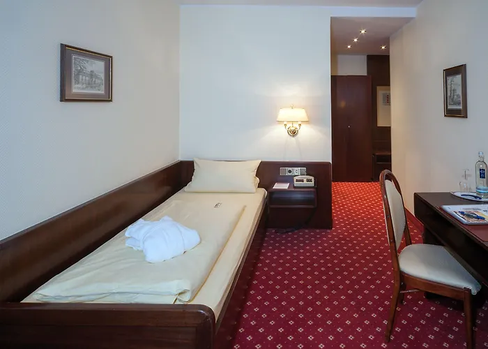 Hotel Haus Am Zoo 3*