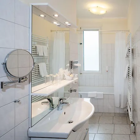 Hotel Haus Am Zoo 3*